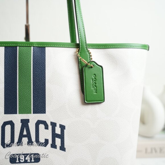 NWT Coach CBI79 City Tote & CBP19 Corner Zip Wristlet In Signature Canvas *SET* - Picture 3 of 15